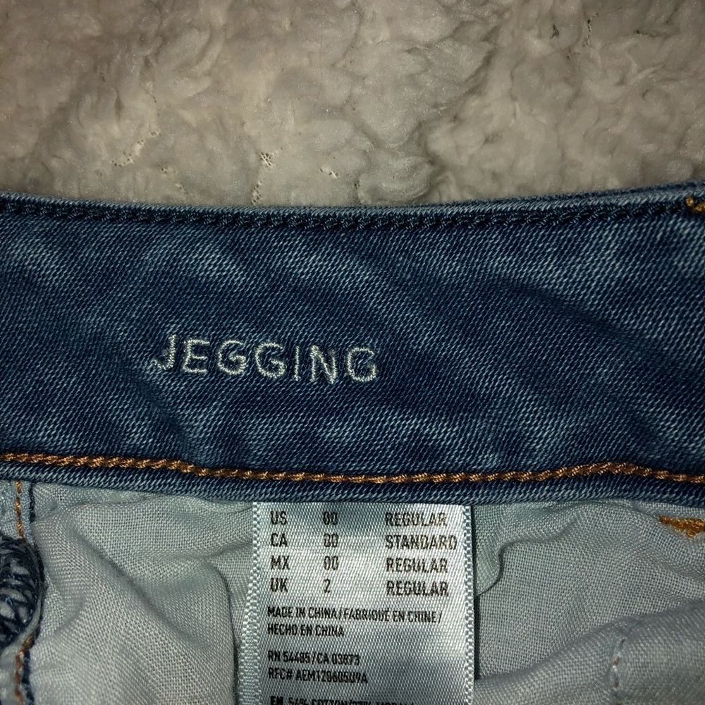 American Eagle distressed jegging jeans.